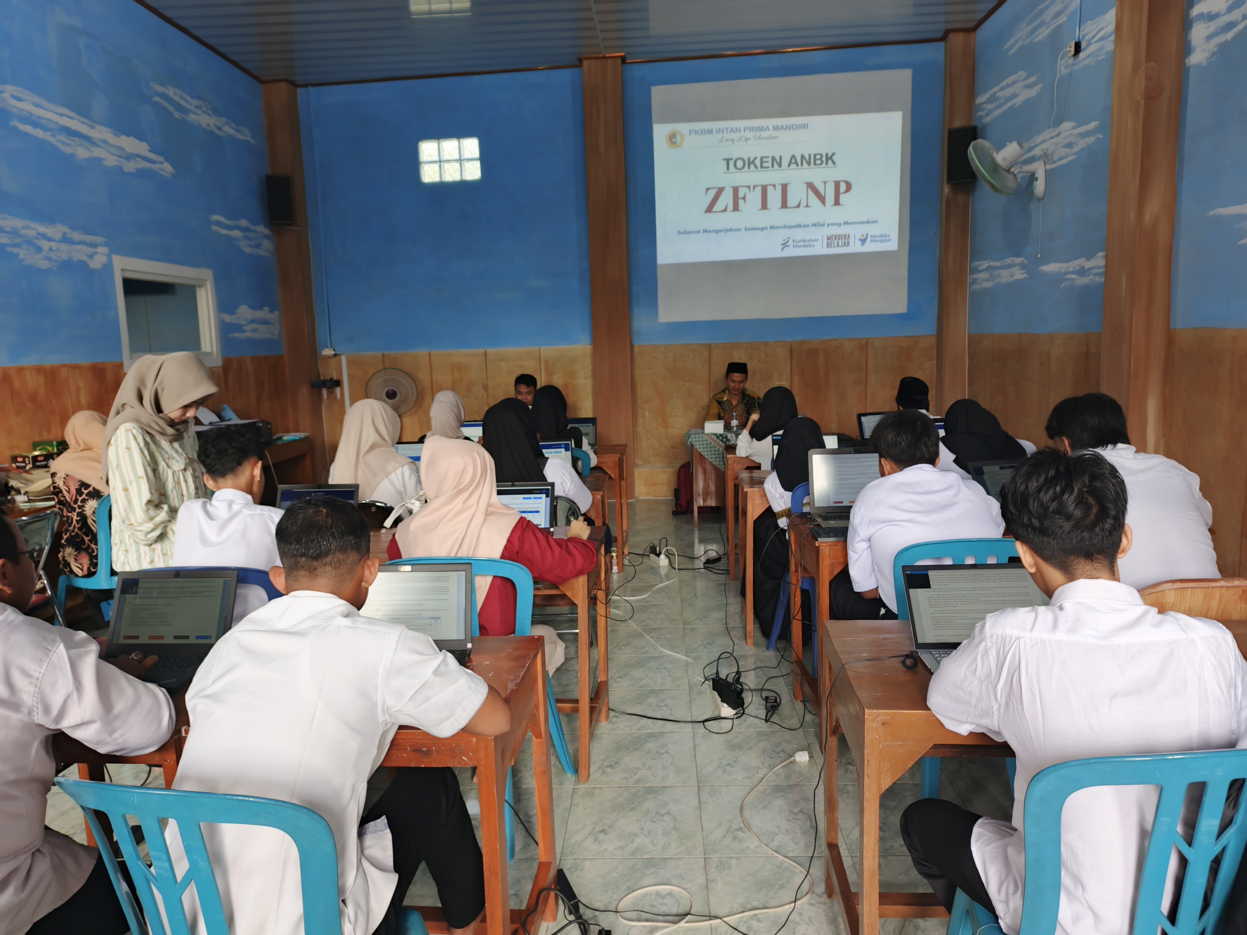 PKBM Intan Prima Mandiri Sukses Gelar Asesmen Nasional, 45 Siswa Antusias Ikuti Ujian